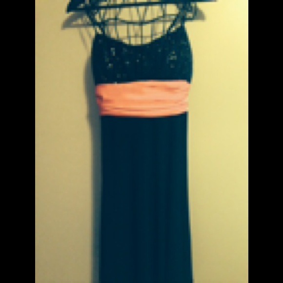 Med black and punk dress - Picture 1 of 4