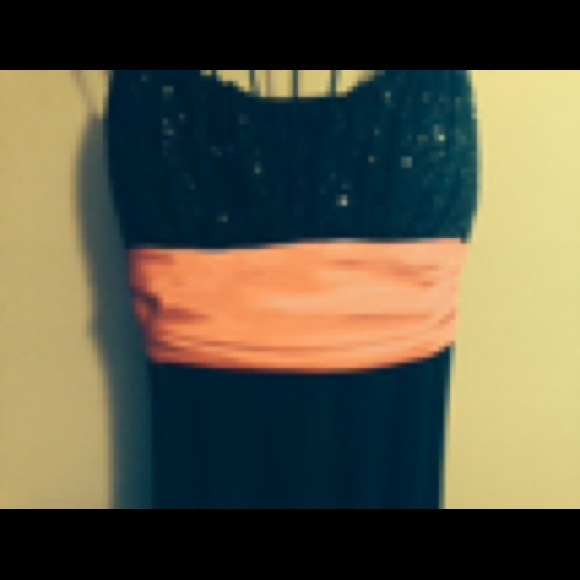 Med black and punk dress - Picture 4 of 4