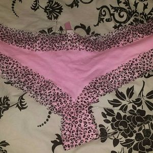 🎉 price cut!!NWT Pink Vs extra low rise cheekster
