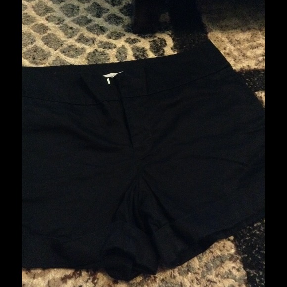Mid rise black old navy shorts