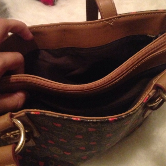 CL America Logo Purse w/ lock and key design - Picture 4 of 4