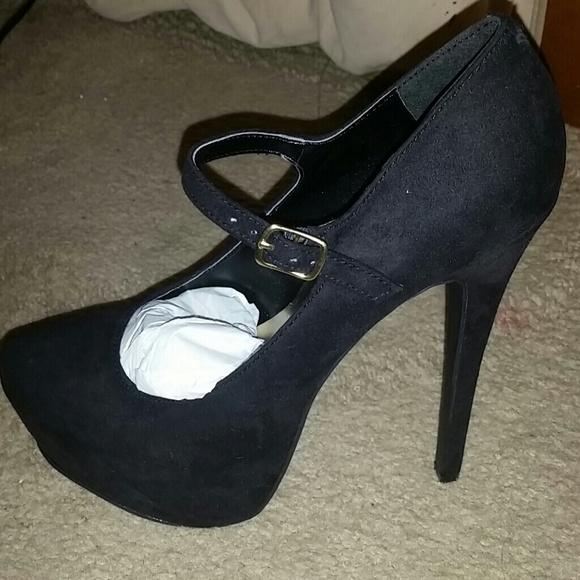 Black 6 inch heels - Picture 1 of 2