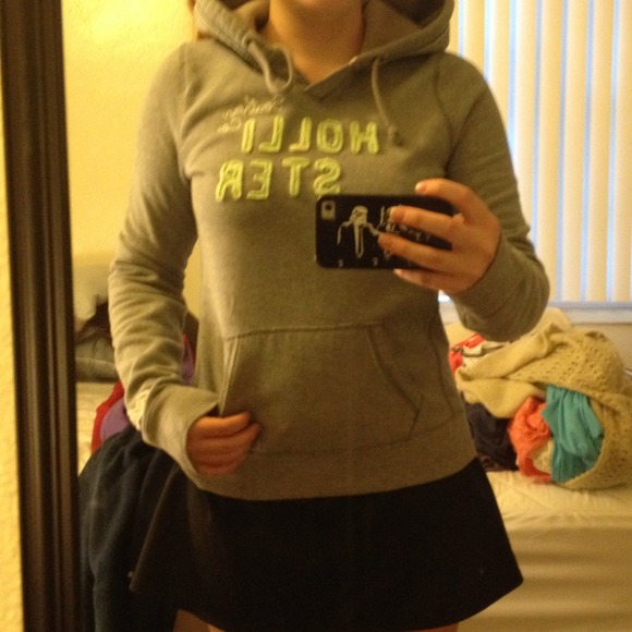 Grey Hollister pull over