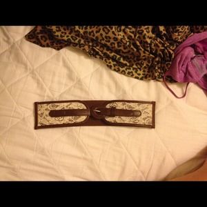 Elastic lace belt
