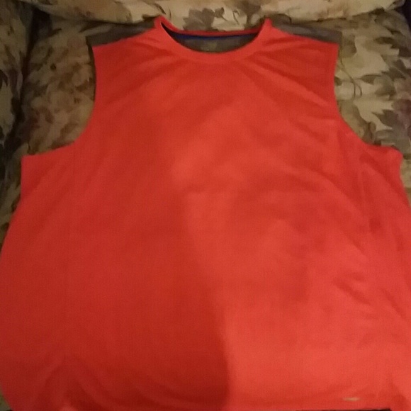 Tek Gear sleeveless tank