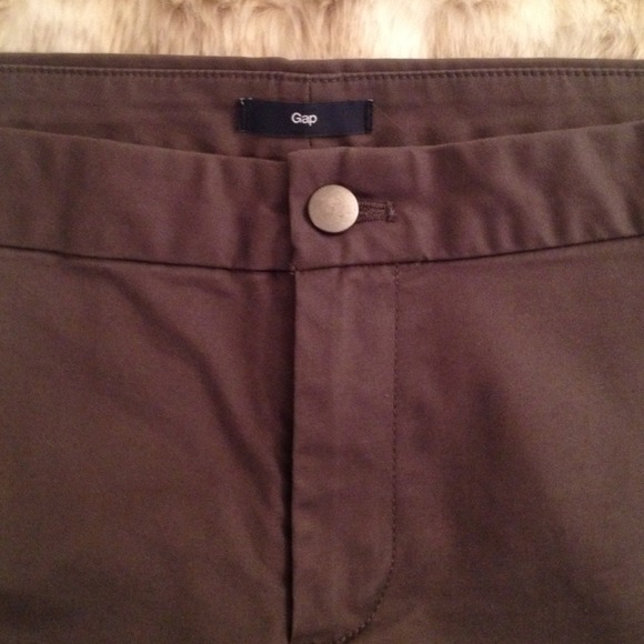 Gap Straight Leg Pants in Grey NWOT - Picture 2 of 3
