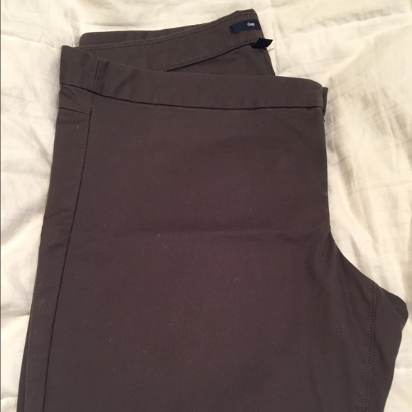 Gap Straight Leg Pants in Grey NWOT - Picture 3 of 3