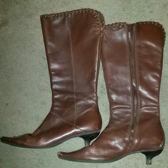 American Eagle Brown kitten heel boots