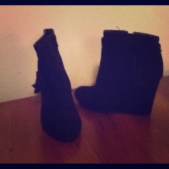 Suede black booties.