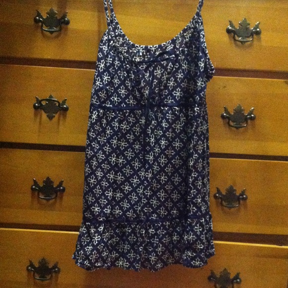 Navy and cream geometric top