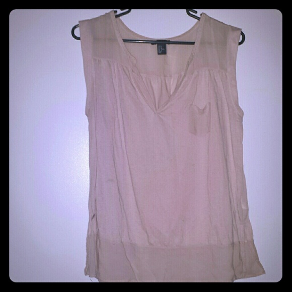 H&M shirt - Picture 1 of 3