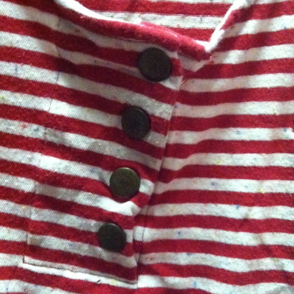 Red and cream crop top - Picture 2 of 3