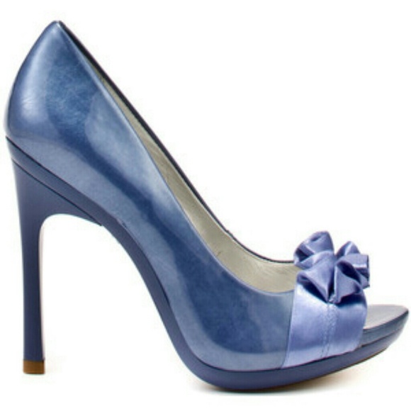 New Carlos Santana Prestige heel in Peri Blue!