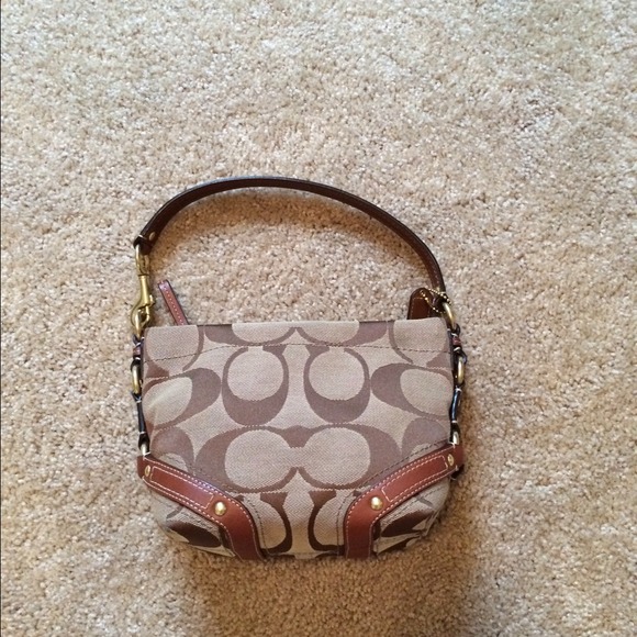 Coach Signature shoulder bag