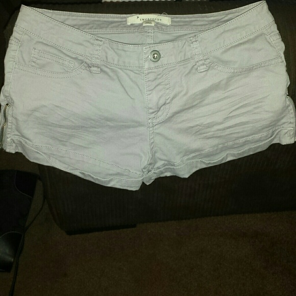 Shorts - Picture 1 of 3