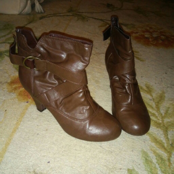 Brown heeled boots!?? - Picture 1 of 1