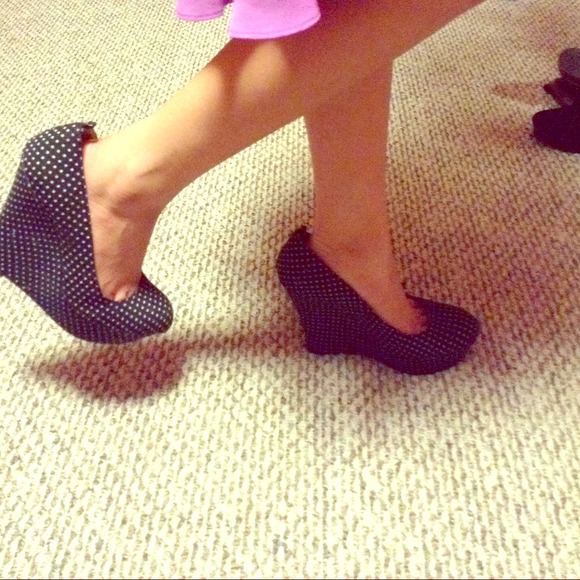 Bethany MotaShoes polka dott black and white
