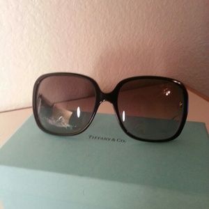 Tiffany sun glasses
