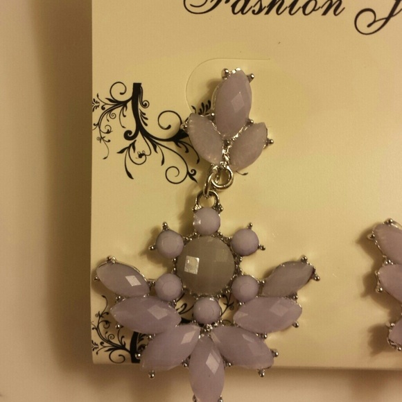 earings - Picture 2 of 3