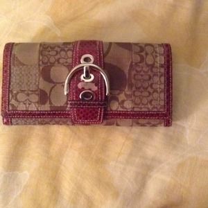 Bundle 4 kengonz:  wallet, sunglasses, necklaces