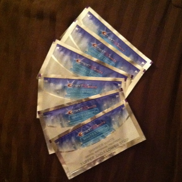 6 3D Crest White Strips