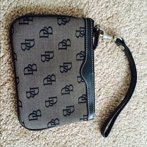 Dooney & Bourke wristlet