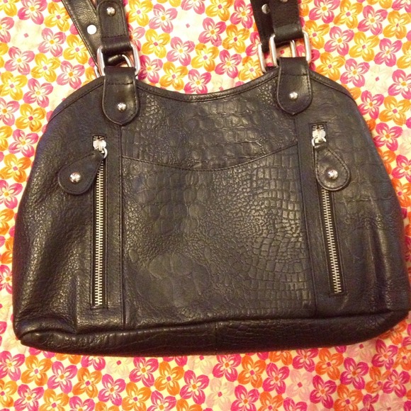 Black leather shoulder purse