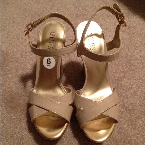 Sandal wedges ( LOWER THE PRICE )