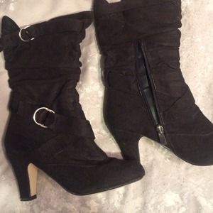 Black suede slouchy boots