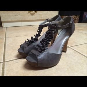 Gray Xhilaration heels