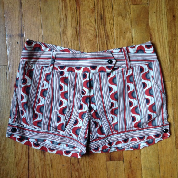 Forever 21 Geo Printed Mod Red Shorts - Picture 2 of 4