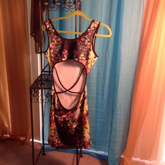 Dress - Picture 2 of 2
