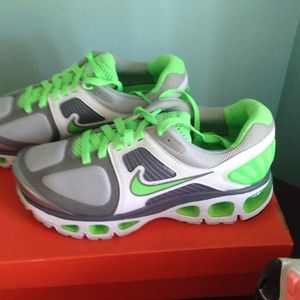 Womens air max tailwind +3 brand new! Nike size 8