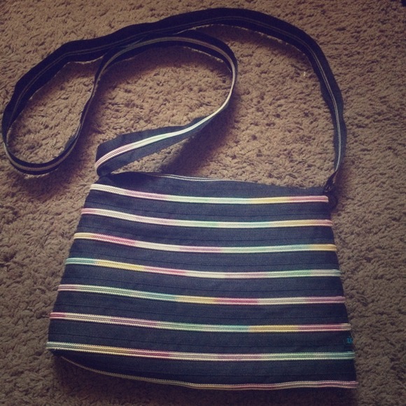 Zip it Rainbow Cross body