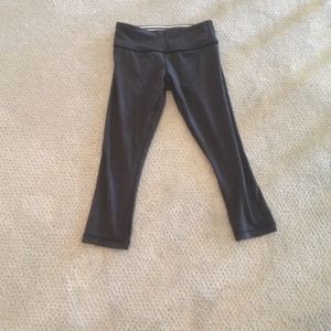 Lululemon crops reserved