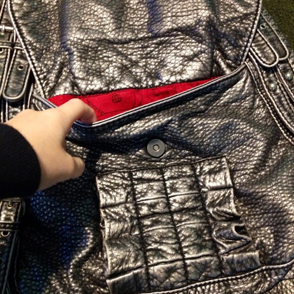 ✨Glamorous Ruffle Tote✨ - Picture 2 of 3