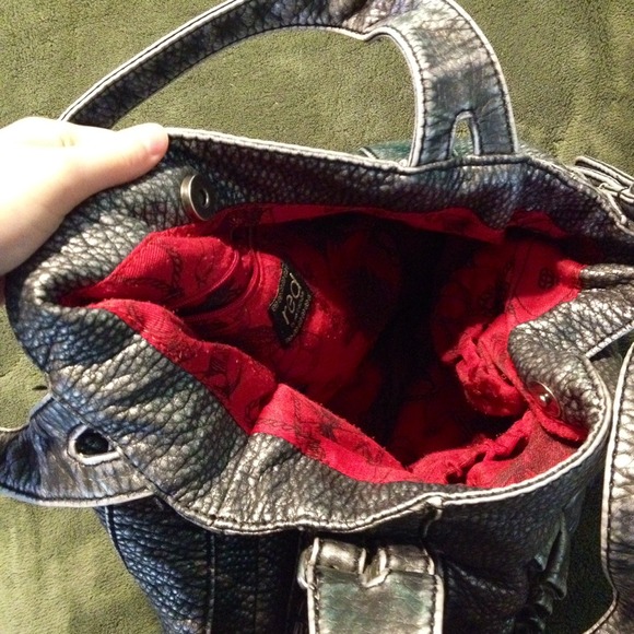 ✨Glamorous Ruffle Tote✨ - Picture 3 of 3