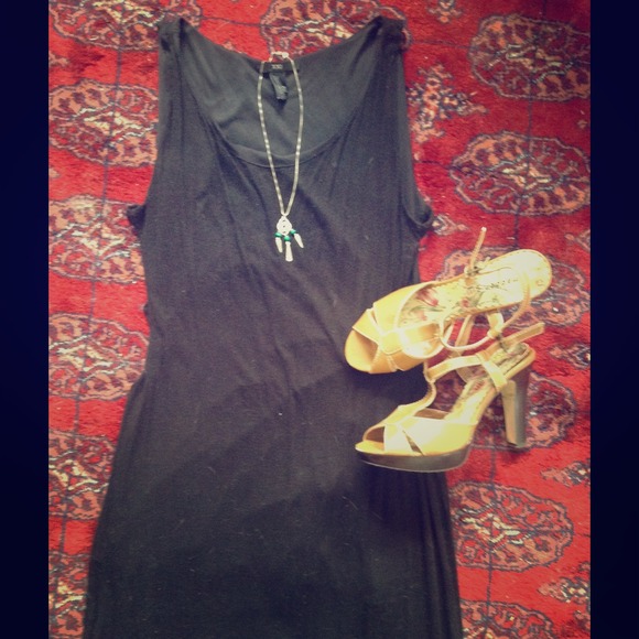 Maxi with cutouts - Picture 1 of 3
