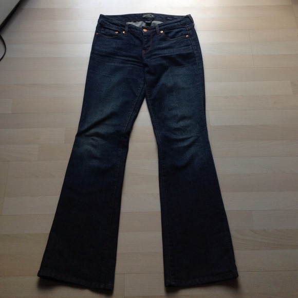 Seven7 Flare Jeans Size 28, Inseam 33"
