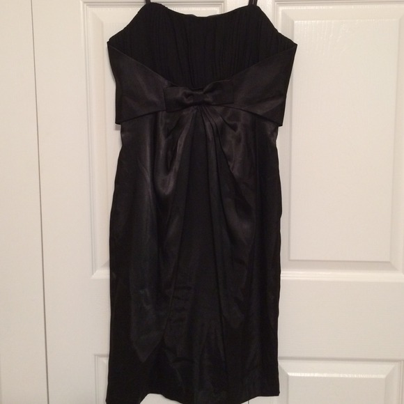 Black, strapless dress with bow