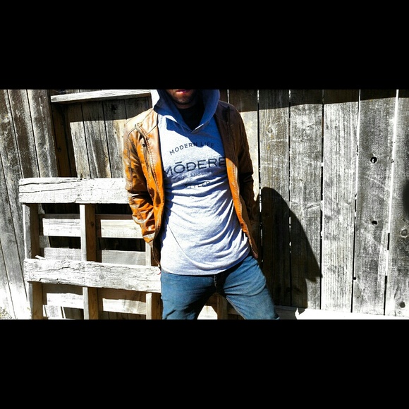 Modere Unisex Hoodie