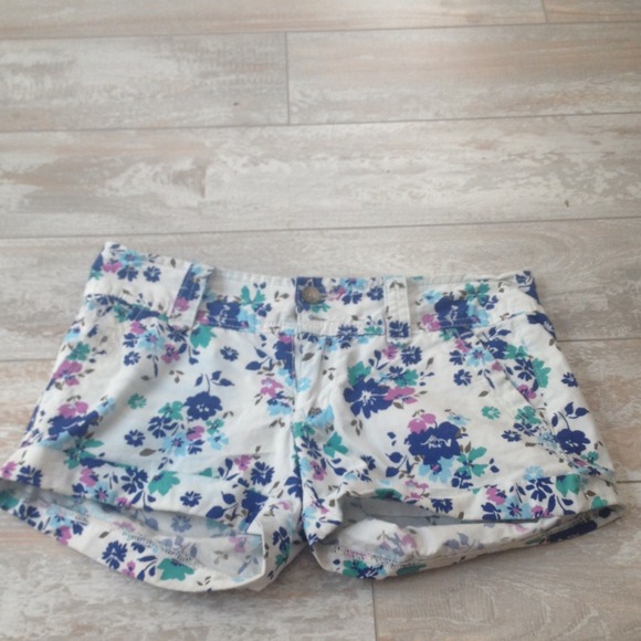 Aeropostalè Floral shorts