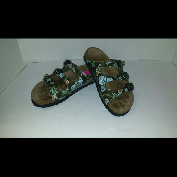 Birkenstock size 7.