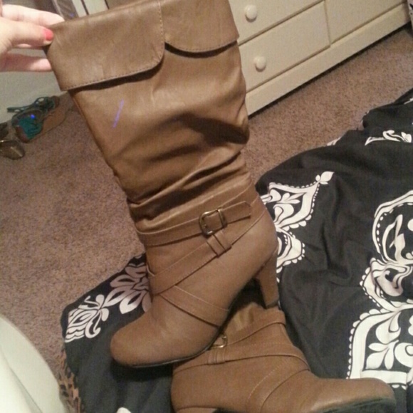 Boots - Picture 2 of 3