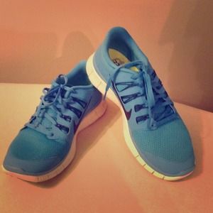 Men Blue Runner Sneaker!!