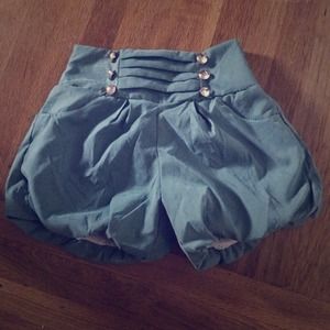 Green high wasted short