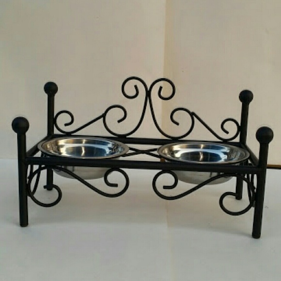 Wrought Iron Pet Feeder
