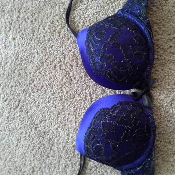 Victoria secret bund bombshell bra 32A and bikini