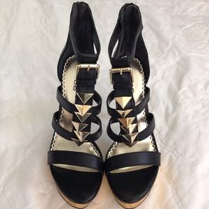 NWOB Bebe heels - Black w/gold detail