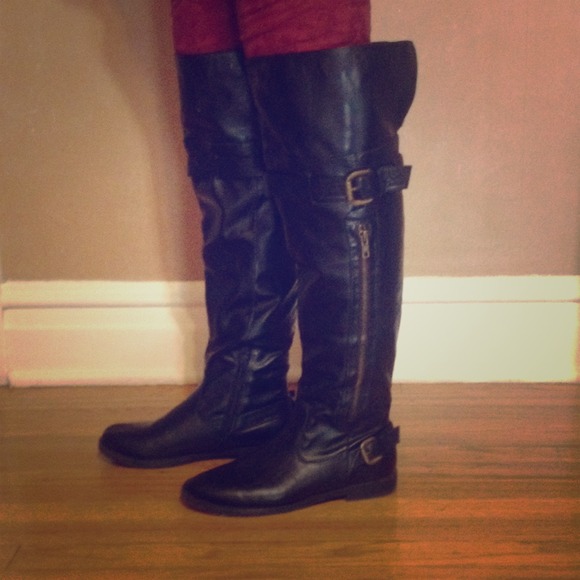Black boots!